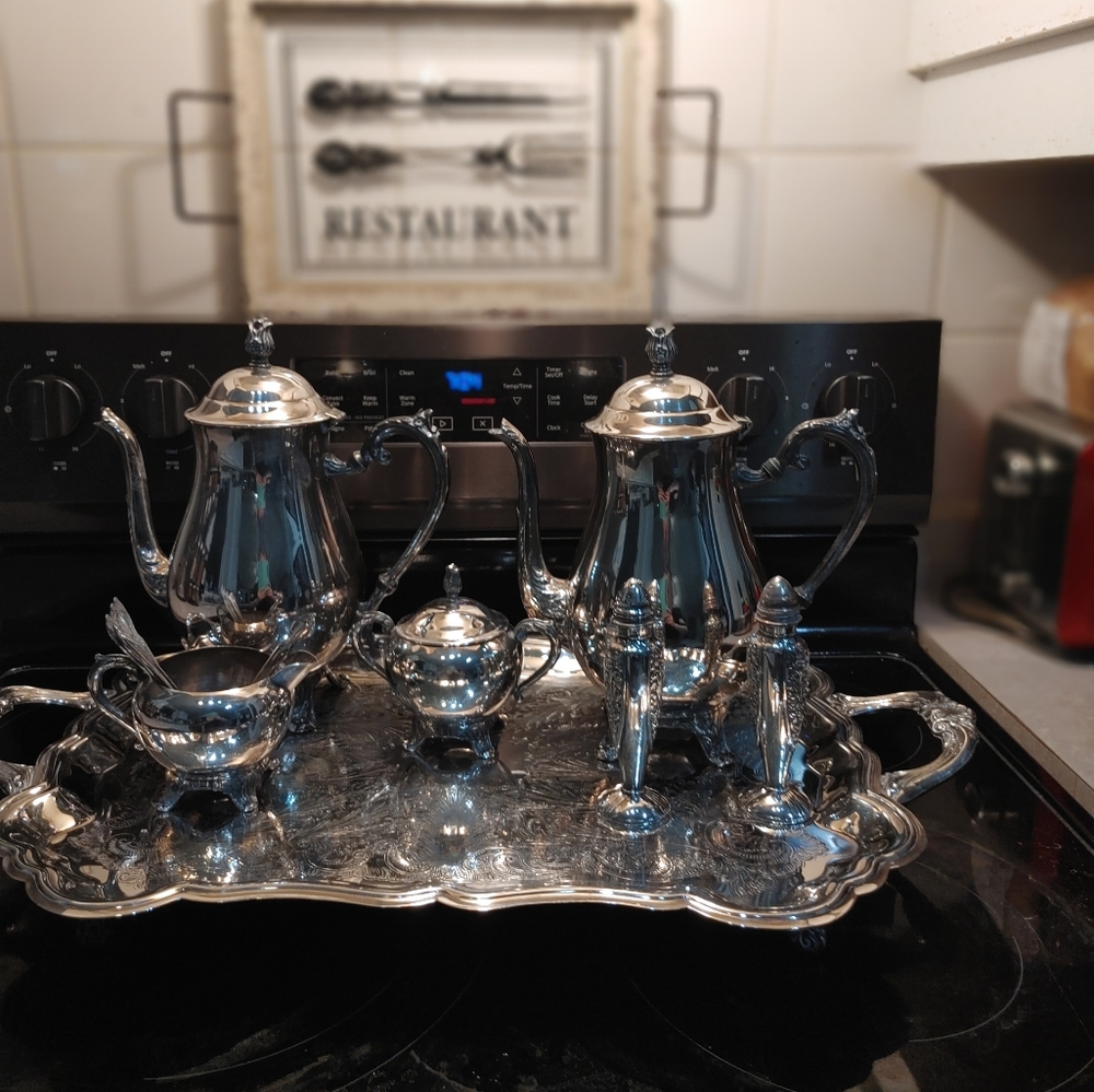 FB Rogers Coffee & Tea set